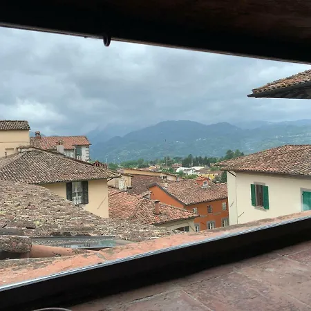 Terrazza Nel Centro Storico Tatil Evi Barga